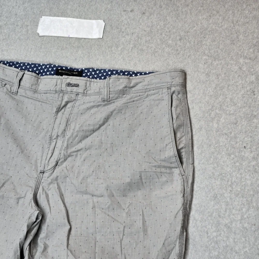 Banana Republic Men Shorts 38 Gray Polka Dot Chino Aiden Short‎ Button 9.5